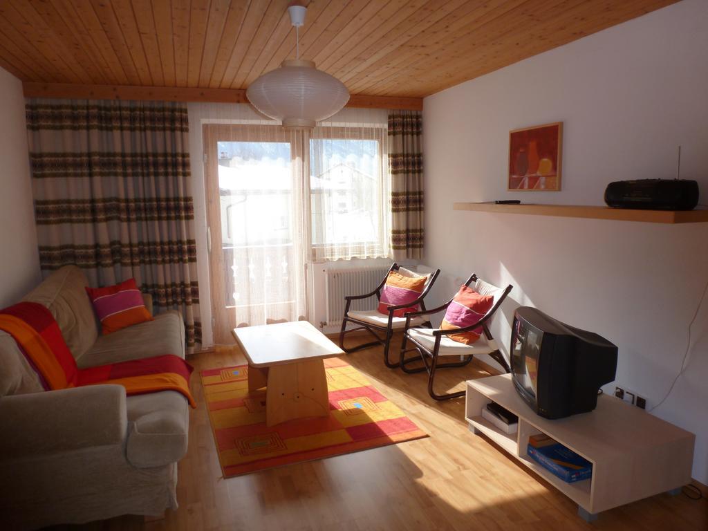 Haus Lorea Apartamento Nassereith Habitación foto