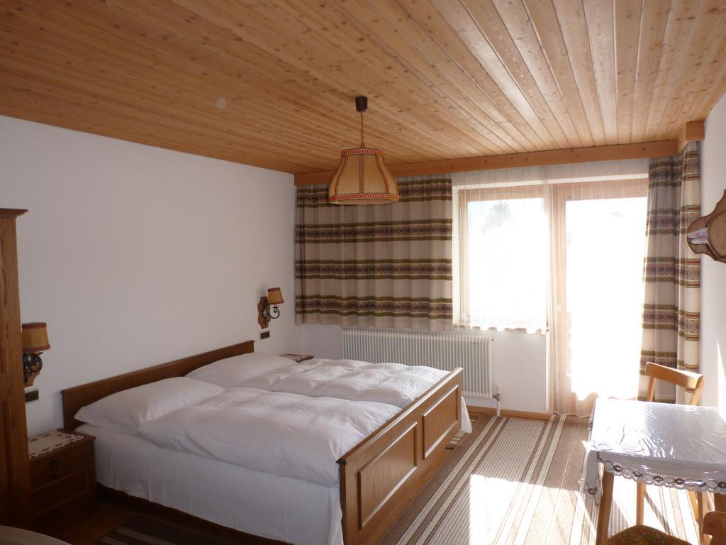 Haus Lorea Apartamento Nassereith Habitación foto